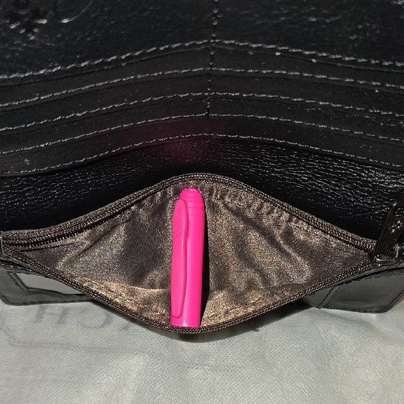 Patricia Nash Black Leather/Wristlet - Picture 7 of 9